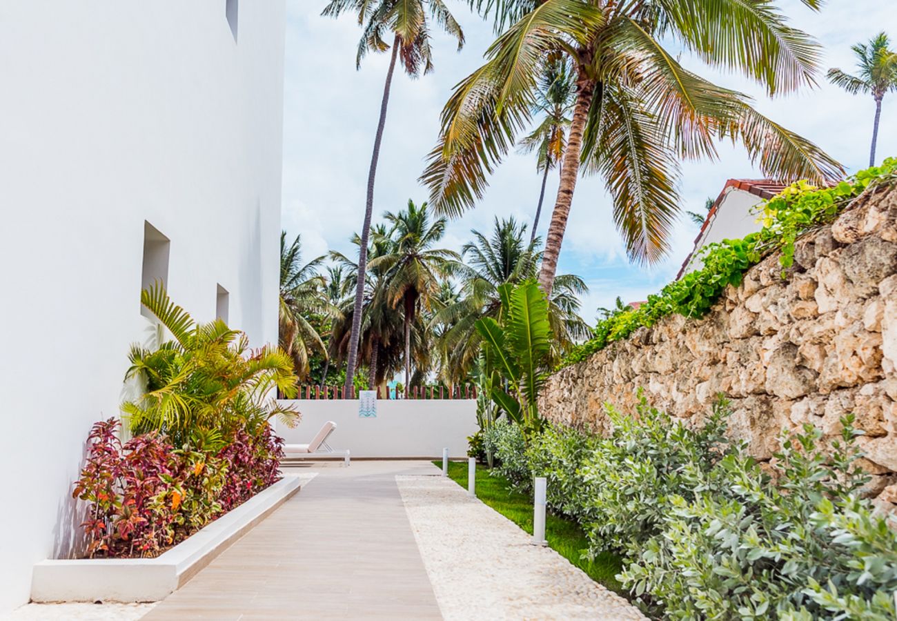 Apartamento en Bávaro - Gorgeous Private picuzzi on the terrace close to the Beach