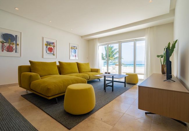 Apartamento en Punta Cana - Punta Palmera Beach Front with private cold jacuzzi