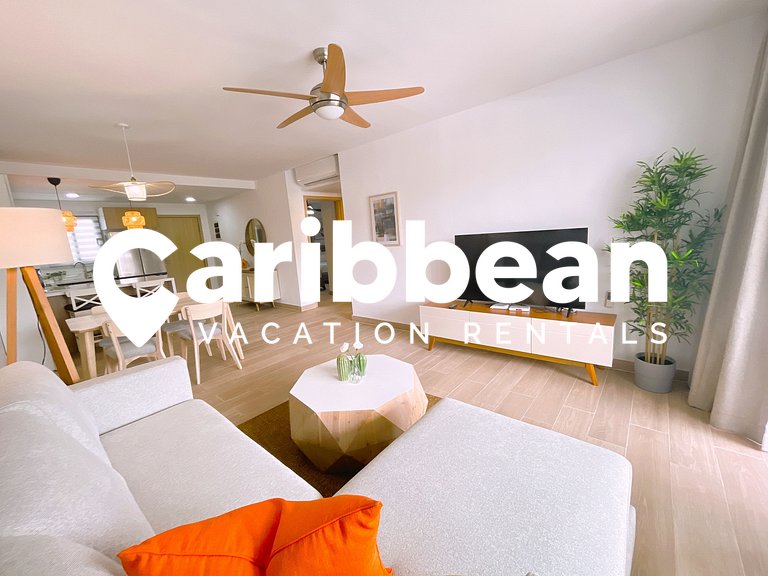 Beauty condo pool views with gym close to the beach