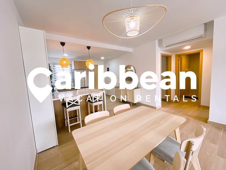 Beauty condo pool views with gym close to the beach