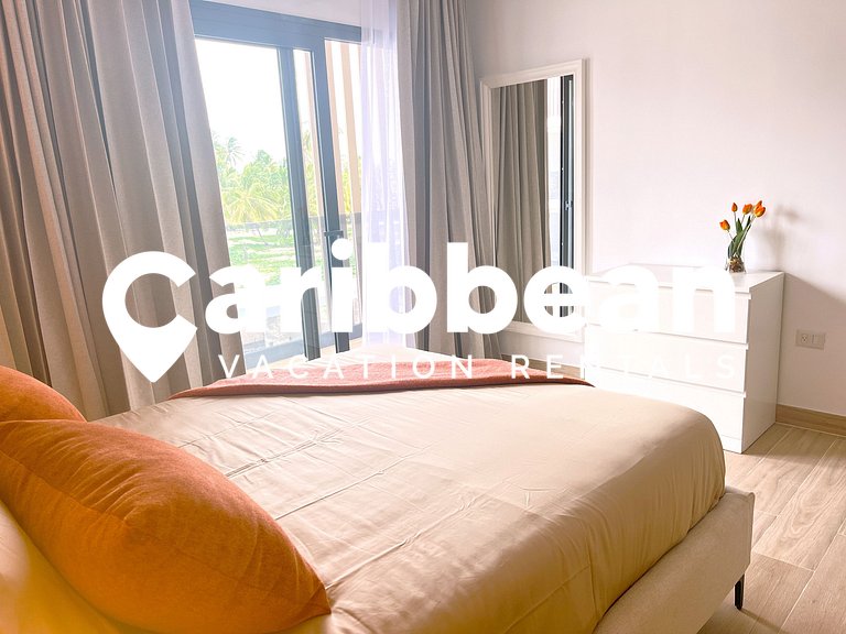 Beauty condo pool views with gym close to the beach