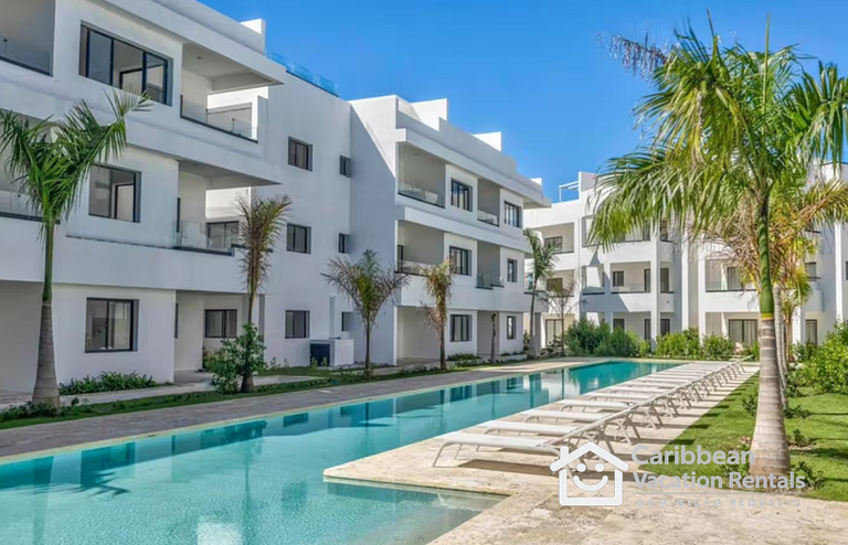 Private picuzzi in a NEW condo with private beach