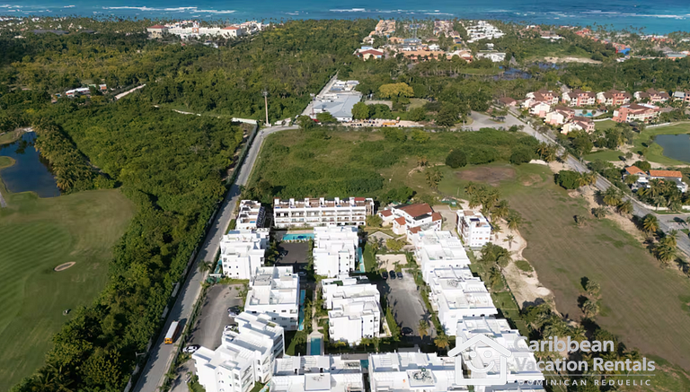 Private picuzzi in a NEW condo with private beach