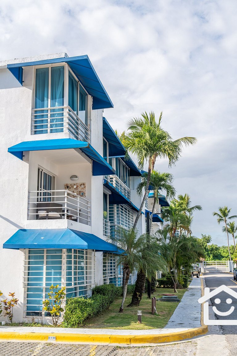 Resort Villas 2BR Apt | Pool & Beach Access