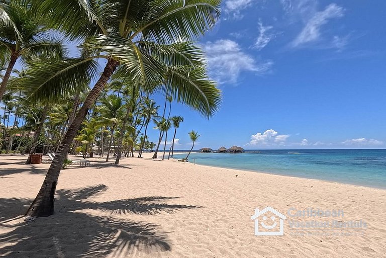 Resort Villas 2BR Apt | Pool & Beach Access