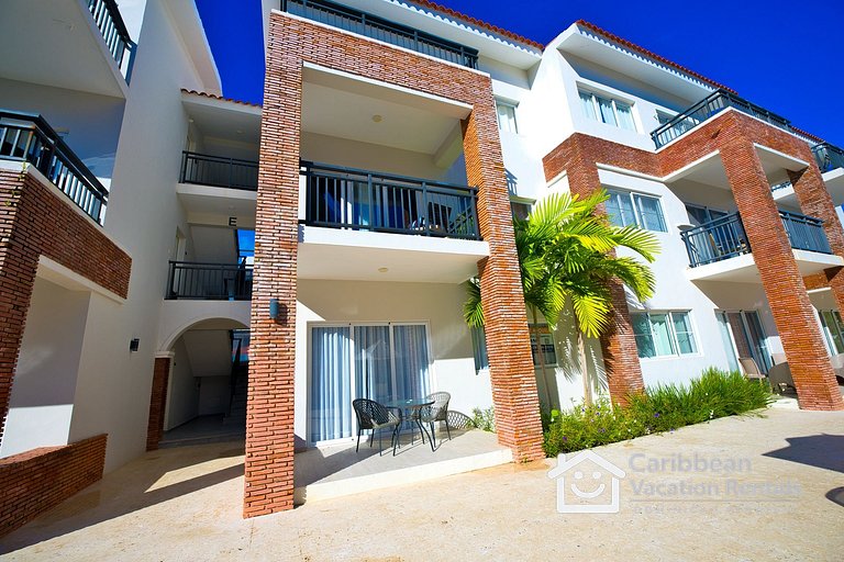 Coral Village 2 | Charming 1BR with Pool