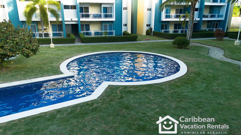 Modern • Pool + Balcony | Close to the Beach