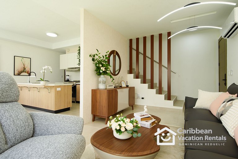 Ziba | Spacious 3BR w/ Private Pool (7 Guests)