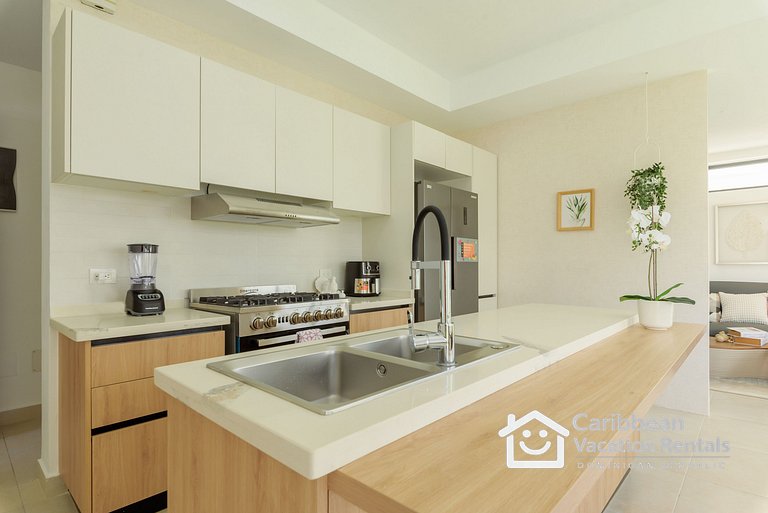 Ziba | Spacious 3BR w/ Private Pool (7 Guests)
