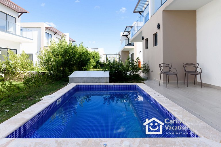 Ziba | Spacious 3BR w/ Private Pool (7 Guests)