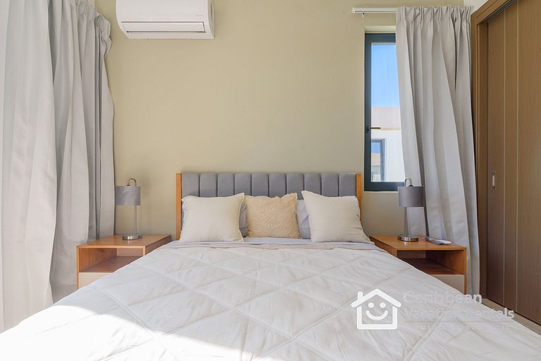 Ziba | Spacious 3BR w/ Private Pool (7 Guests)