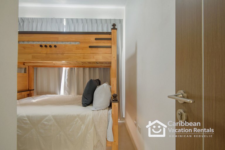 Ziba | Spacious 3BR w/ Private Pool (7 Guests)
