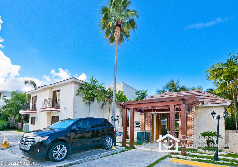 Rosa Hermosa | 2BR Pool View Condo