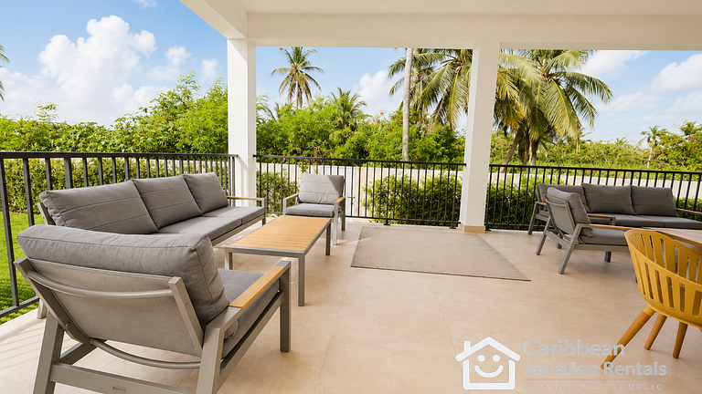 Born | 2BR ground floor with direct pool access