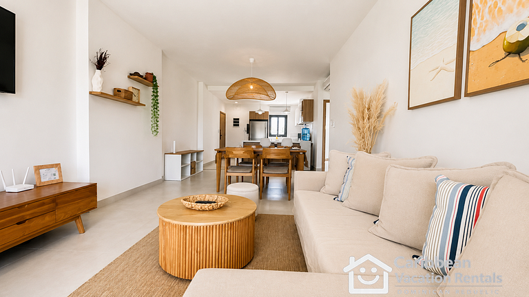 Born | Elegant 2-bedroom with pool views