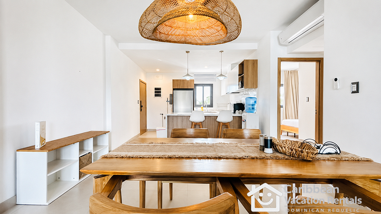 Born | Elegant 2-bedroom with pool views