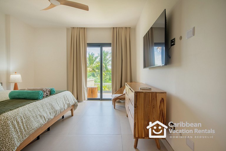 Born | Family Getaway with Pool View