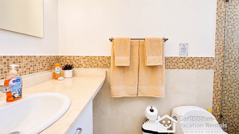 Ocean View Condo + Private Beach Playa Turquesa