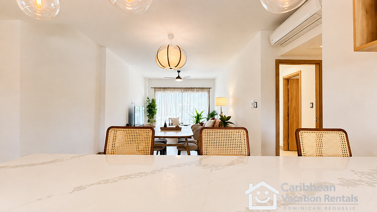 Born | Modern 2BR with Pools | 6 Guests