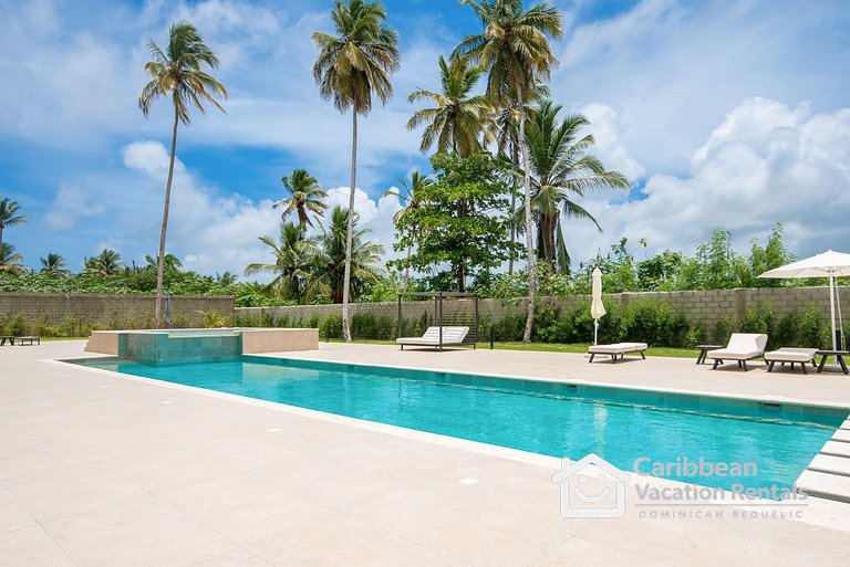 Born | Modern 2BR with Pools | 6 Guests