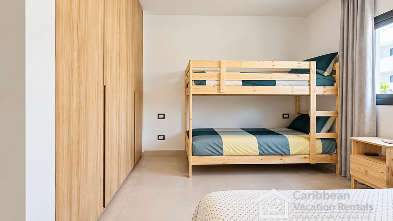 Born | 2 Bedrooms First floor