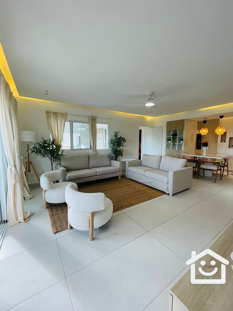 Cadaques Apartment, 2 Bedrooms, Beach View