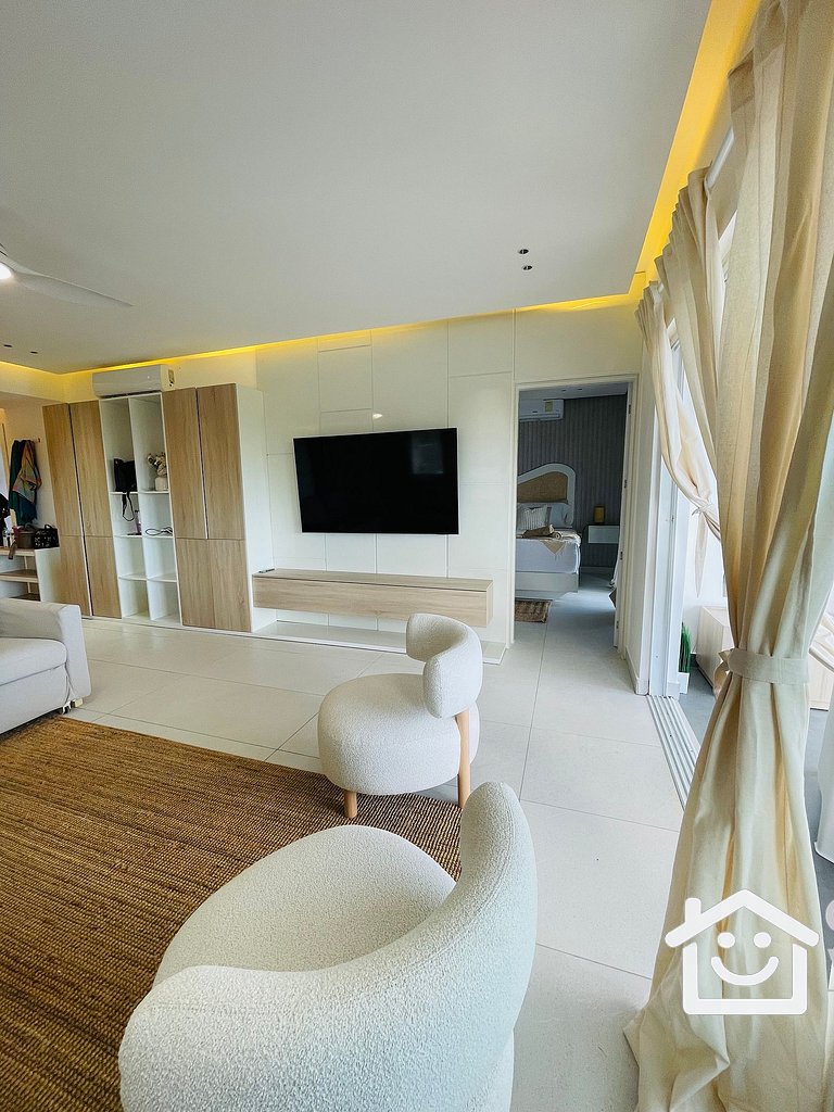 Cadaques Apartment, 2 Bedrooms, Beach View