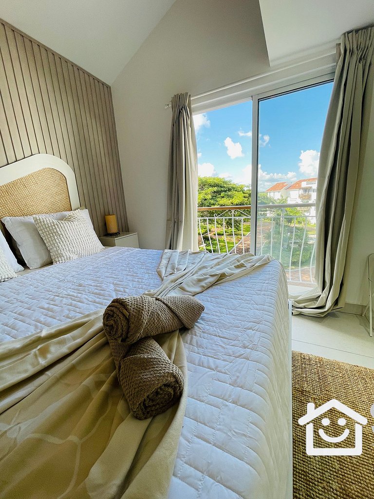 Cadaques Apartment, 2 Bedrooms, Beach View
