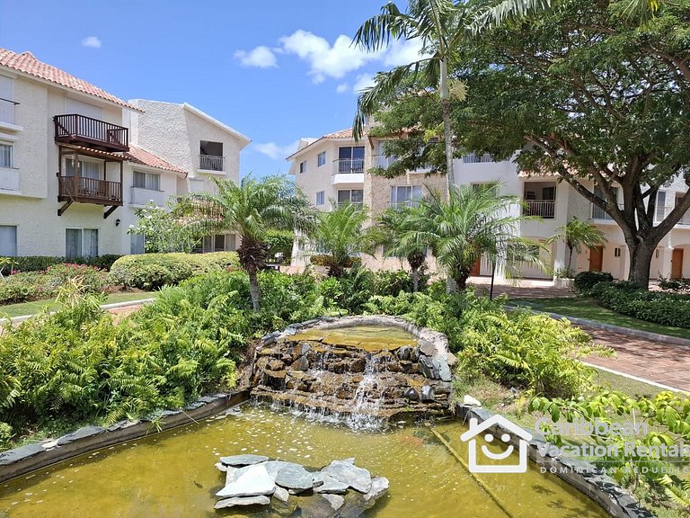 Cadaques Apartment, 2 Bedrooms, Beach View