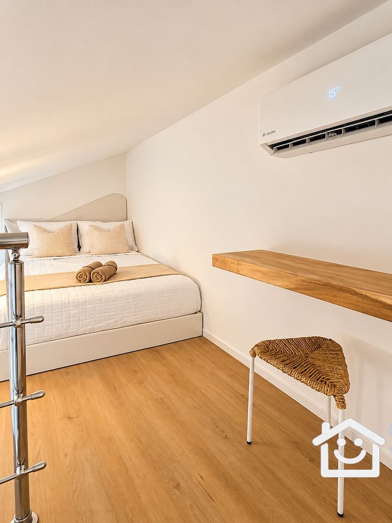 Cadaques Apartment, 2 Bedrooms, Beach View