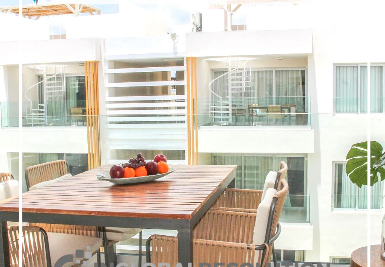 Apartment in Bávaro - Luxurious pent house steps from the beach. C4. Los