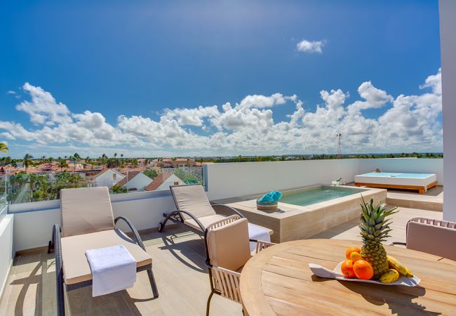  in Bávaro - Private Picuzzi in New Penthouse Los Corales Beach. PGA405