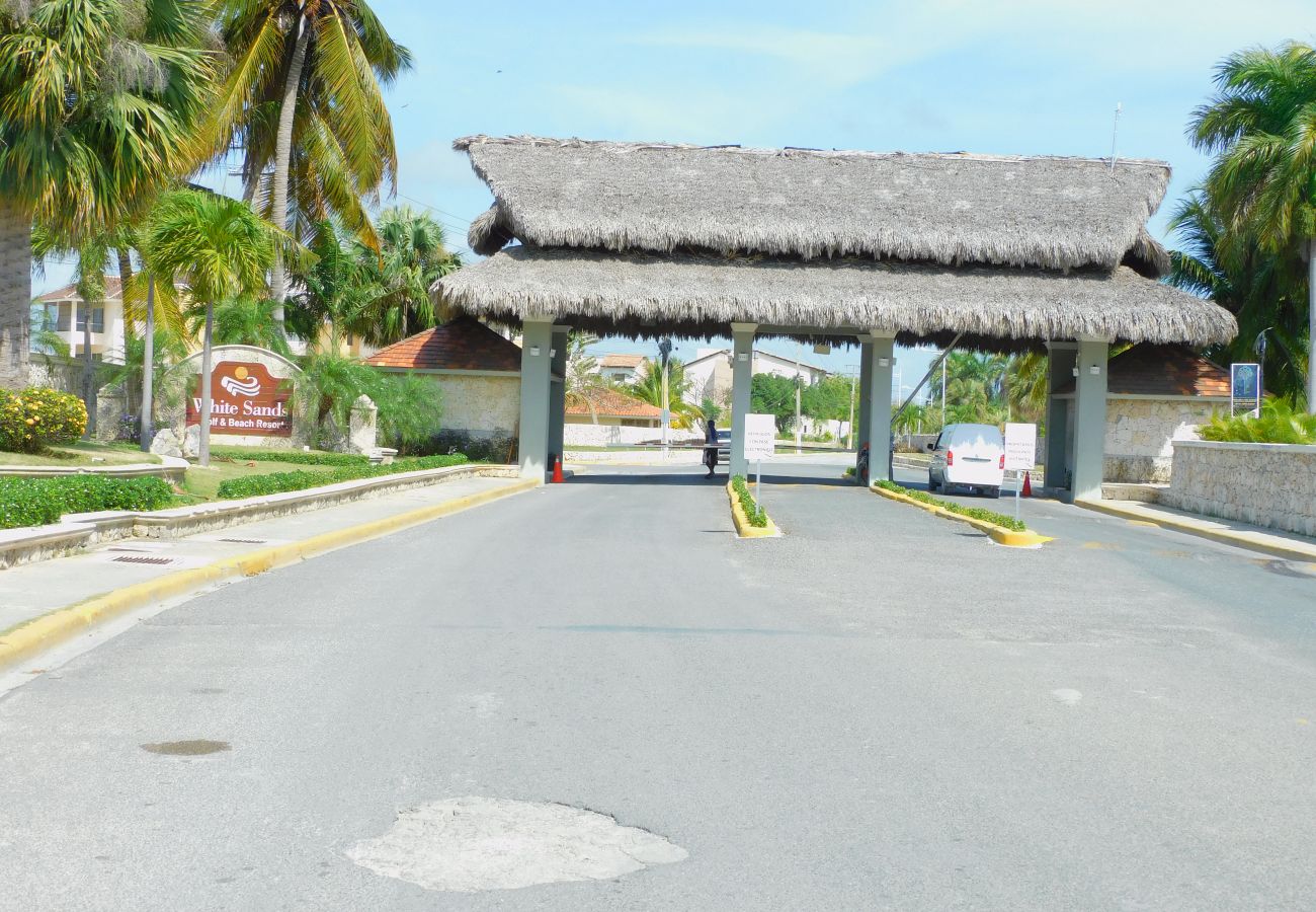 Apartment in Bávaro - New apartment with shared pool in Playa Bavaro.