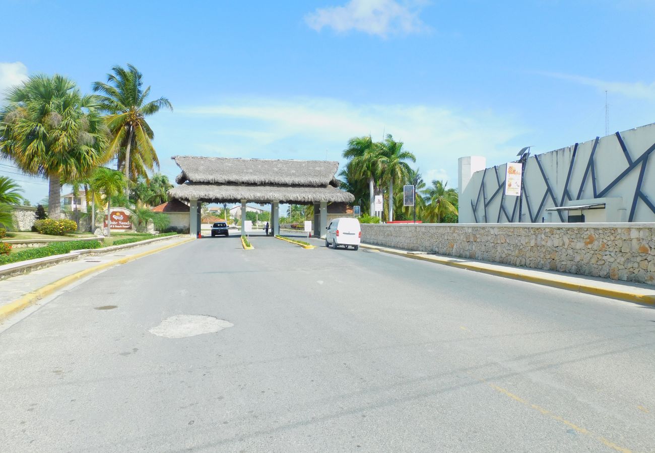 Apartment in Bávaro - New apartment with shared pool in Playa Bavaro.