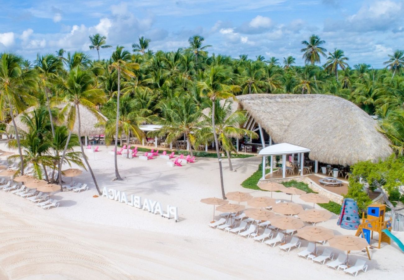 Apartment in Bávaro - New apartment with shared pool in Playa Bavaro.
