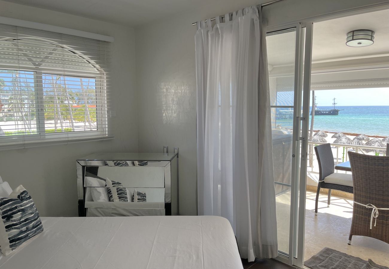 Apartment in Bávaro - Beach front Flor de Mar. Los Corales. Playa Bavaro