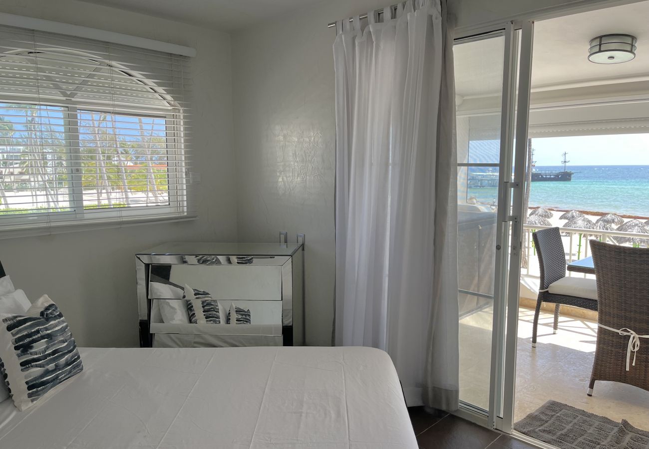 Apartment in Bávaro - Beach front Flor de Mar. Los Corales. Playa Bavaro