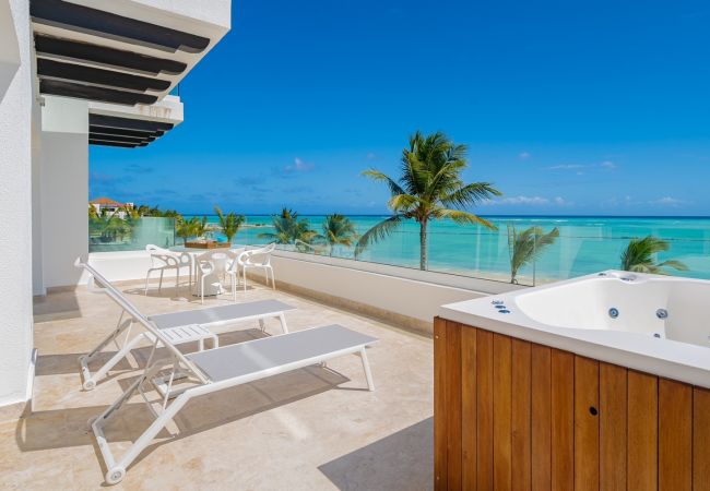  in Punta Cana - Punta Palmera Beach Front with private cold jacuzzi
